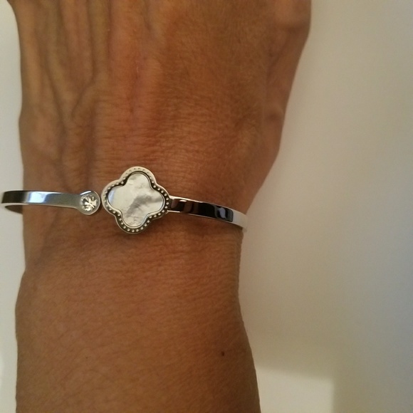 Beautiful Sterling steel Bracelet, White clover - Picture 3 of 8